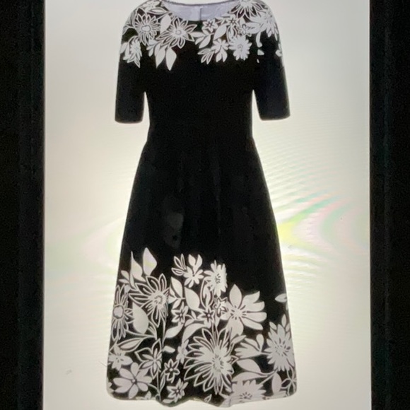 NWOT black and whited printed dress, size M(6) - Picture 2 of 7